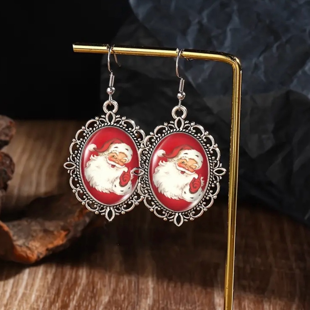 NWT Santa Christmas Earrings